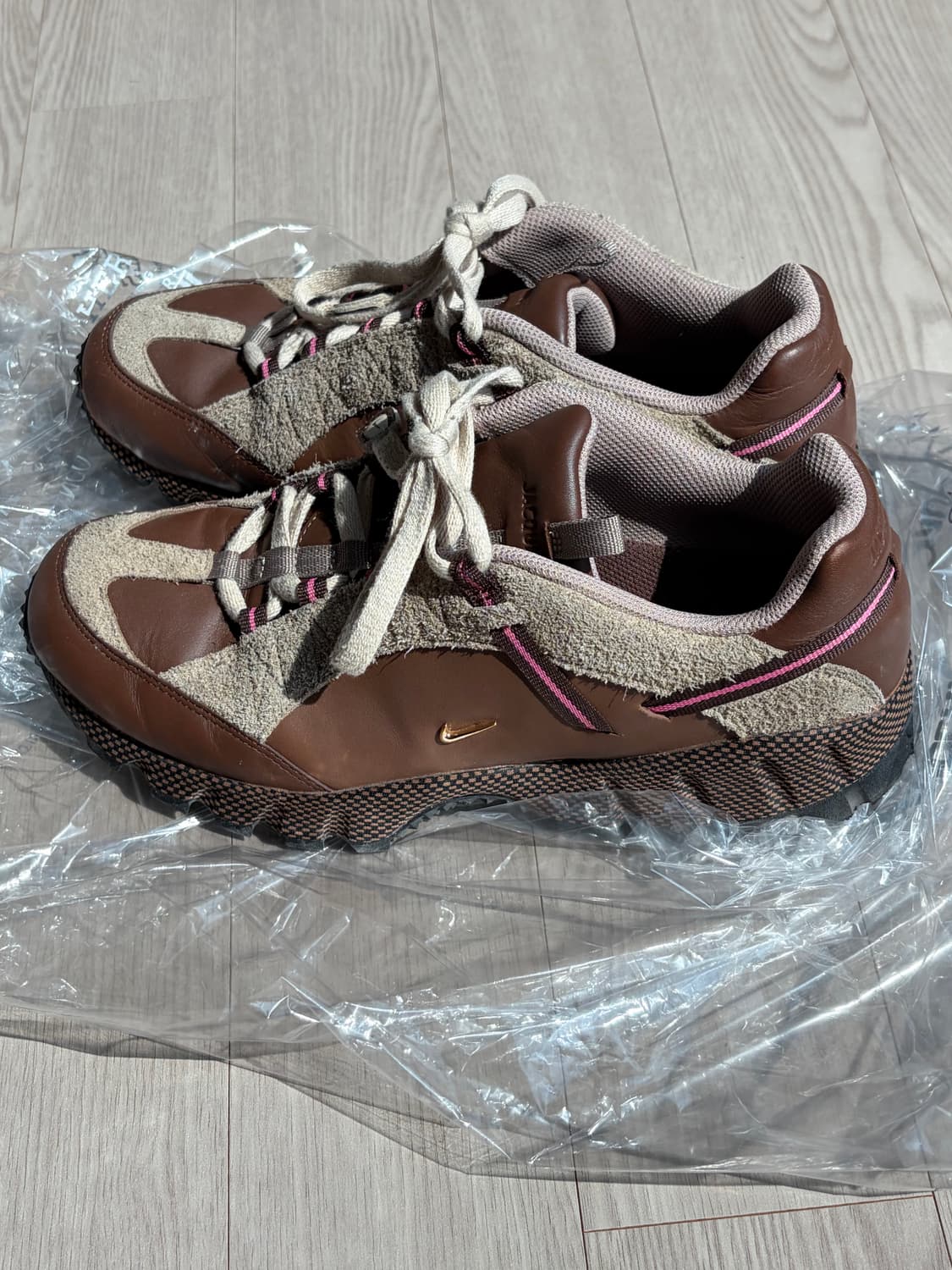 나이키 x 자크뮈스 에어 휴마라 LX 브라운 상품이미지2