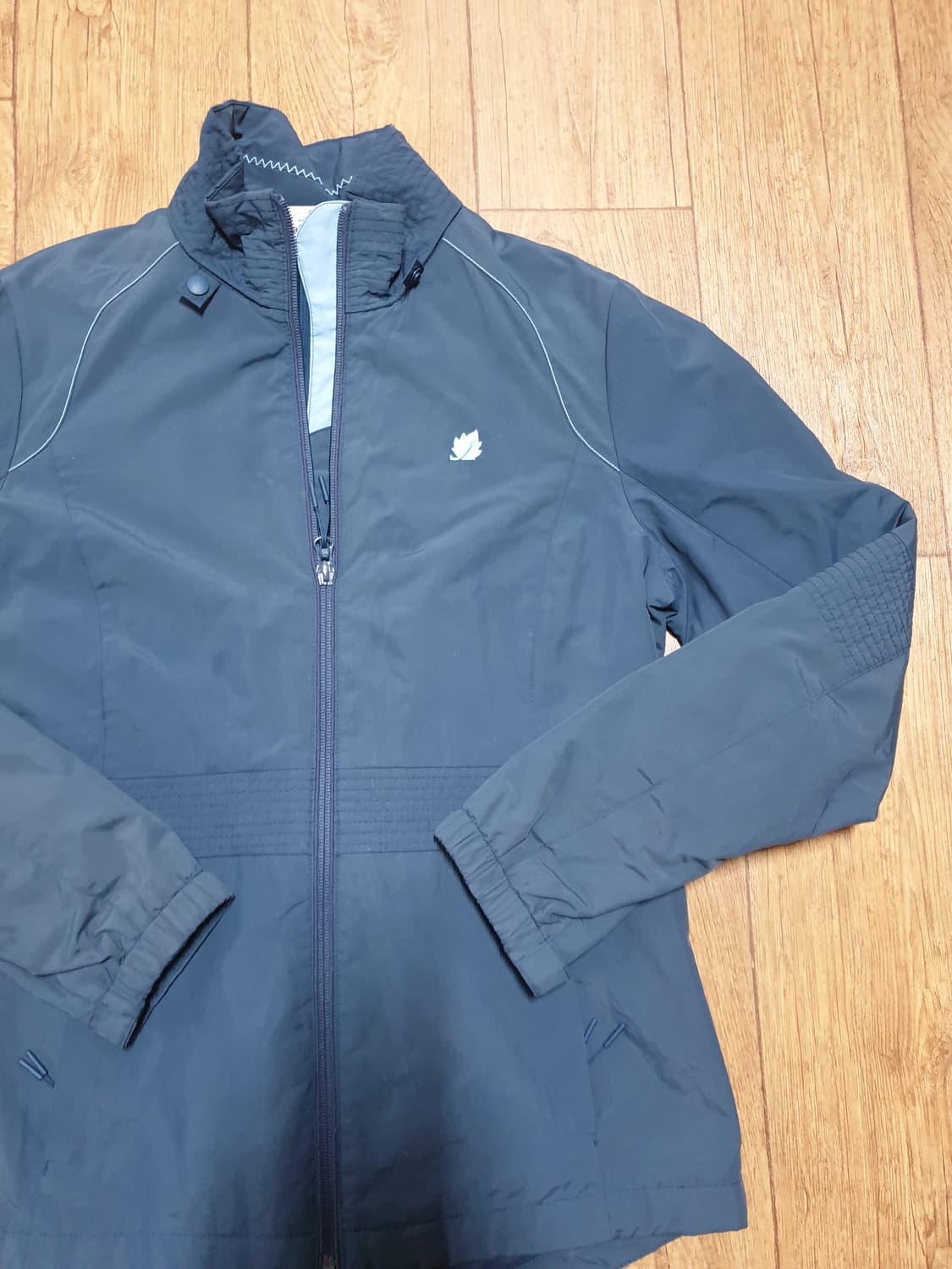 1197 라푸마 아웃도어 바람막이 90 사이즈입니다 상품이미지3