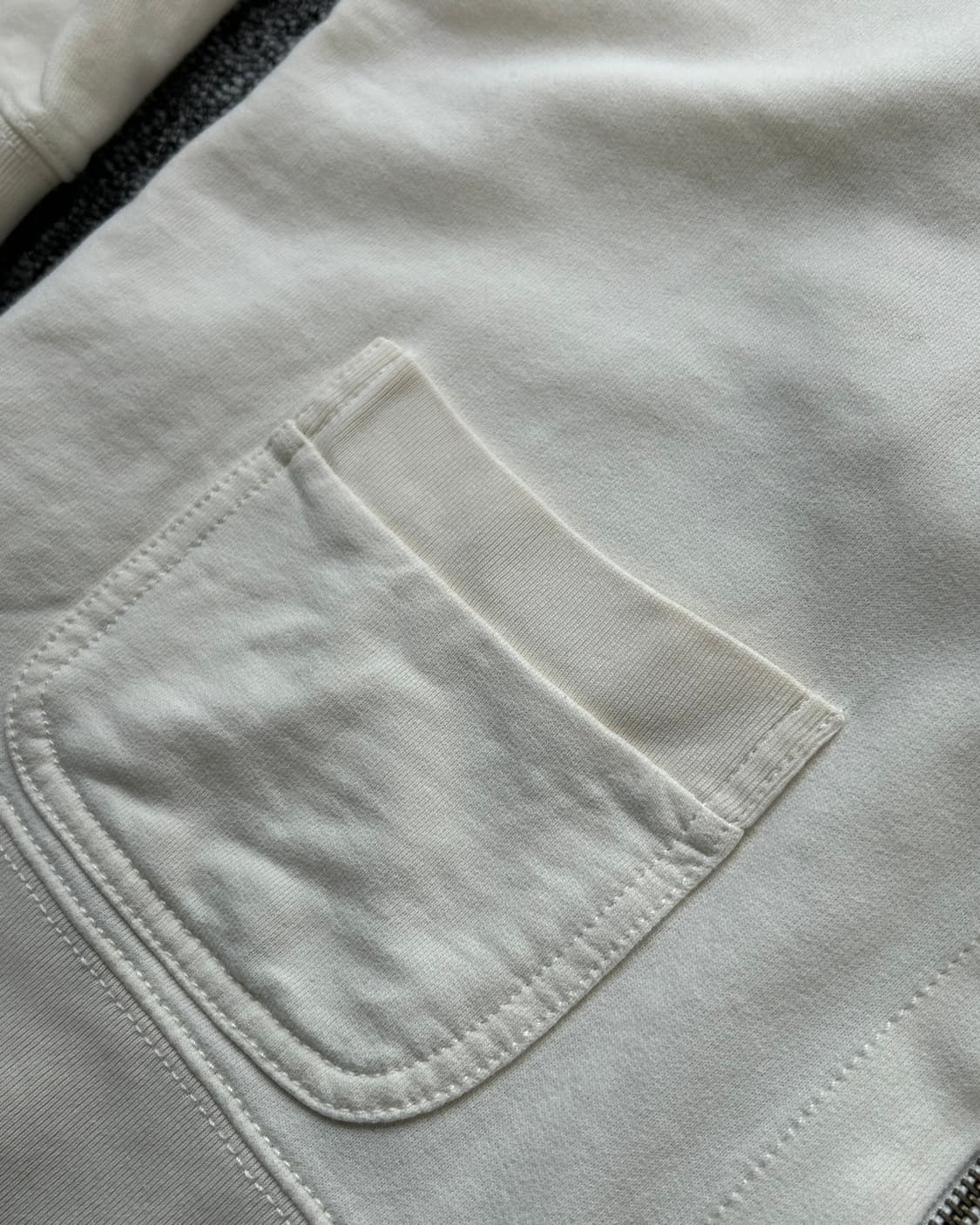 챕스 자수로고 베이지 후드집업 상품이미지7