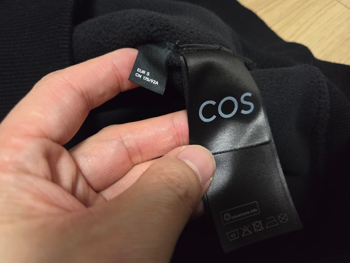 COS 릴렉스핏 테디 부클 맨투맨 블랙 상품이미지5