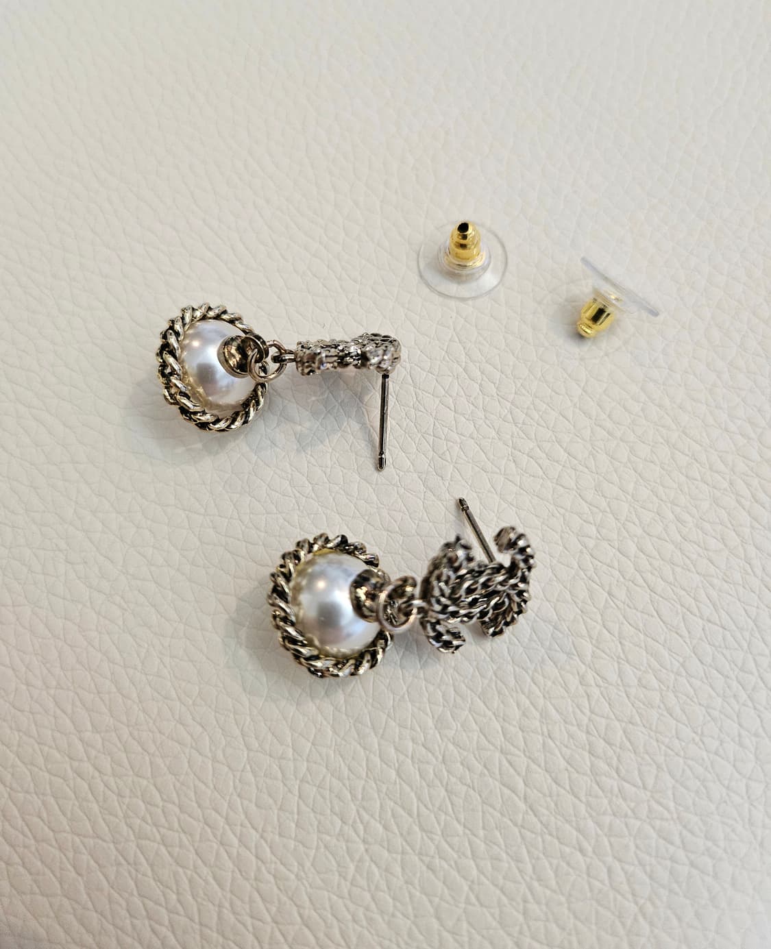 샤넬 앤틱체인우주선 CC 진주 드롭귀걸이 업사이클링 상품이미지5