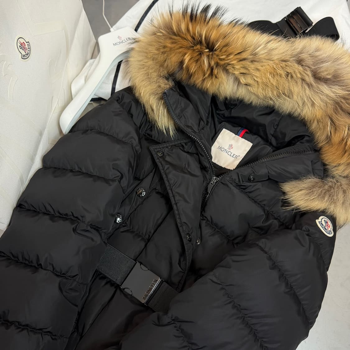 [리오브] 몽클레어 클로에 와팬 패치 롱패딩 상품이미지3