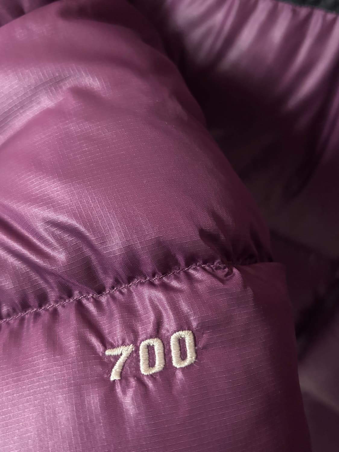 라이즈 성찬 착용 구형 700 노스페이스 눕시 퍼플 패딩 S-M사이즈 상품이미지8