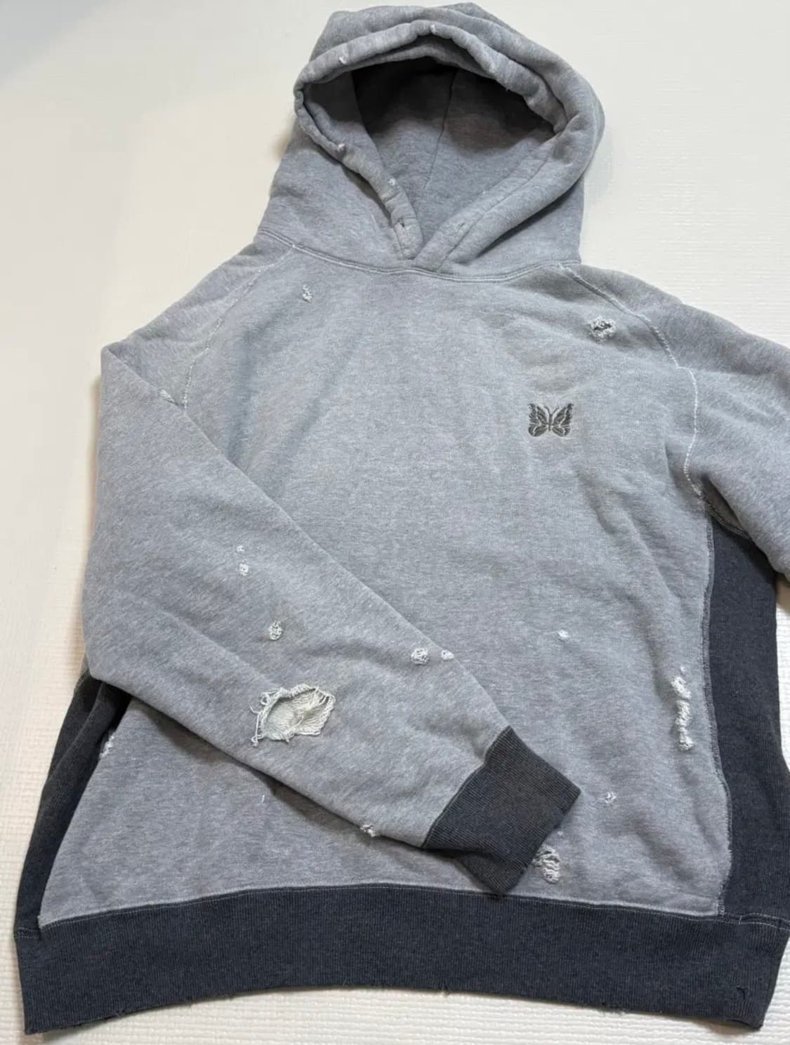 니들스 후드티 상품이미지2