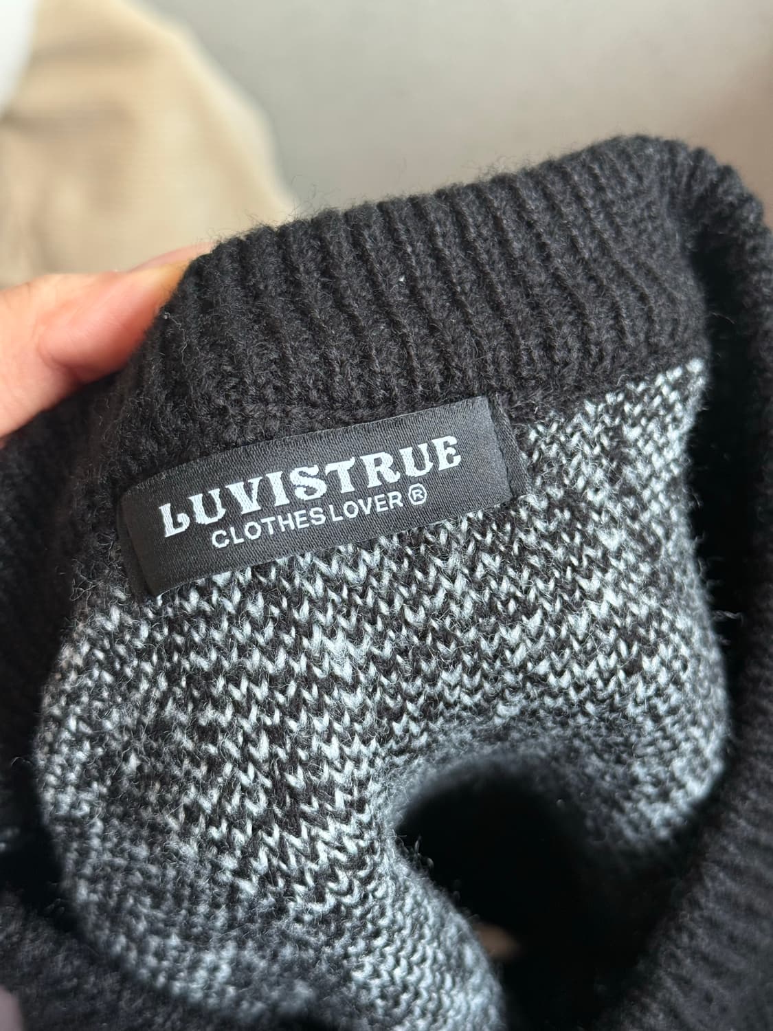 러브이즈트루 니트 상품이미지2