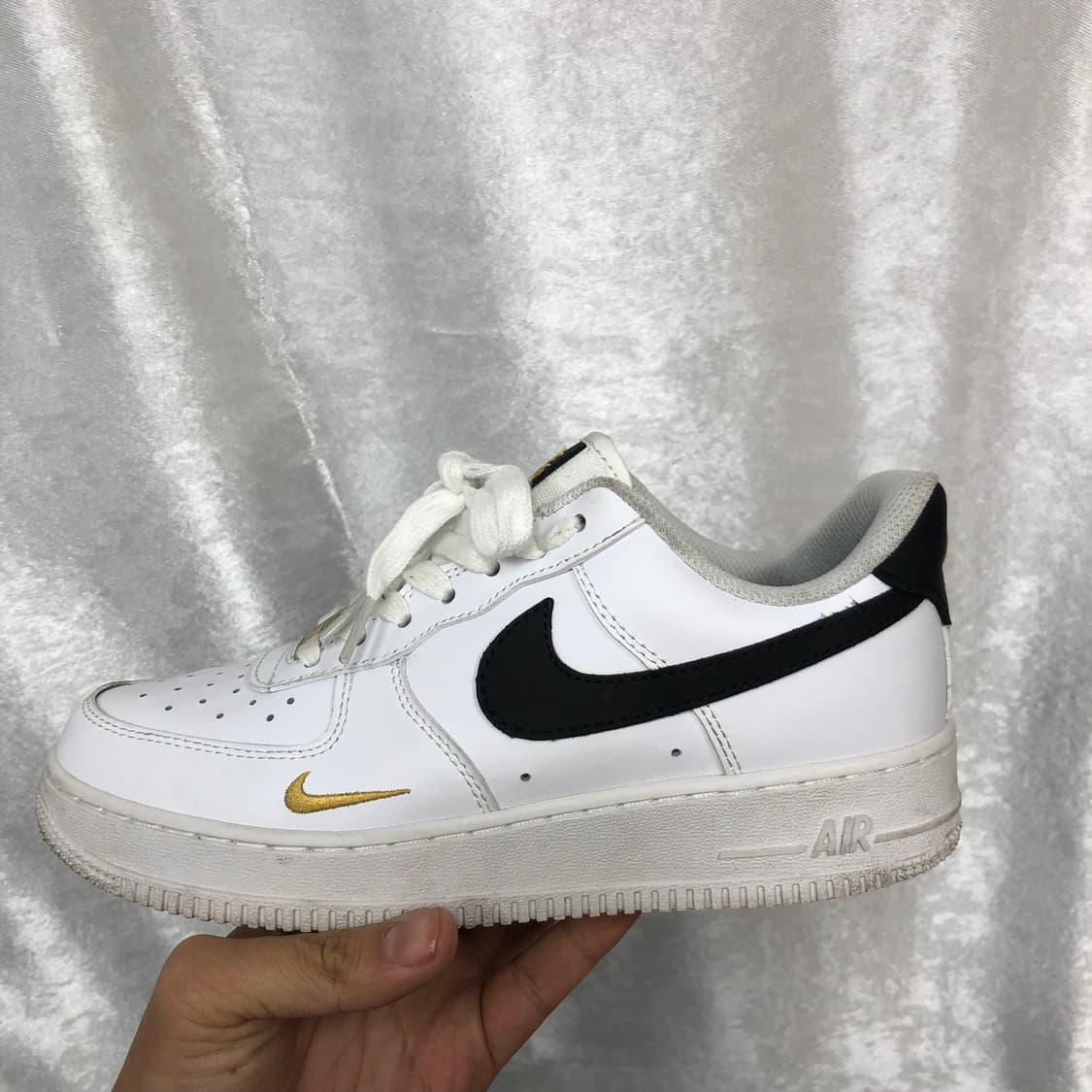 나이키 에어포스 1 07 에센셜 스니커즈 사이즈245  상품이미지3