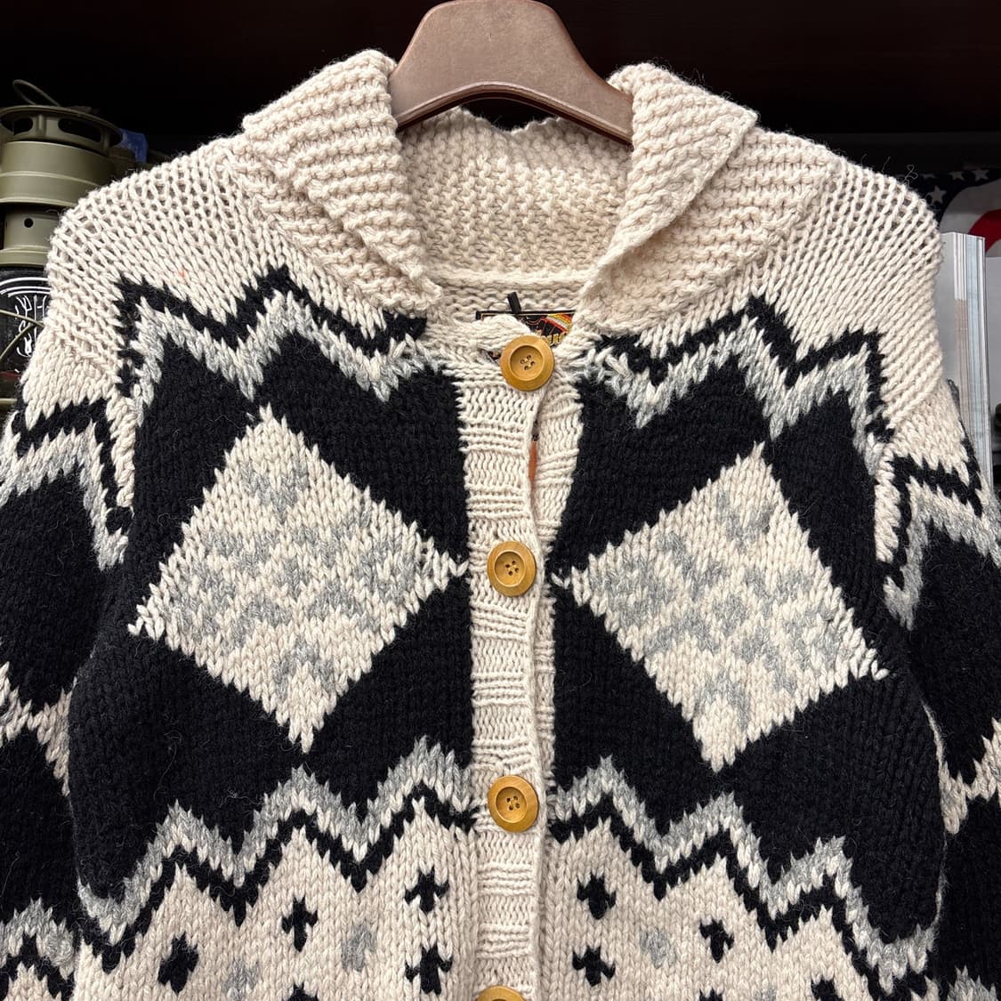 90s Rosebud 눈꽃송이 패턴 나무 단추 코위찬 스웨터 N97 상품이미지3