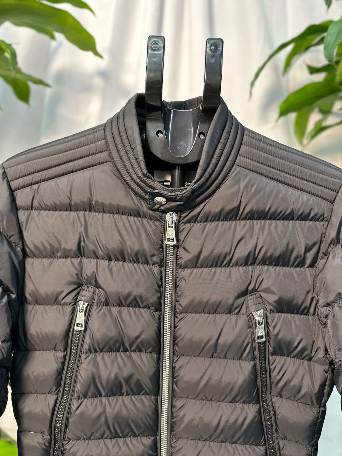 몽클레어 아미오 패딩 2  상품이미지2