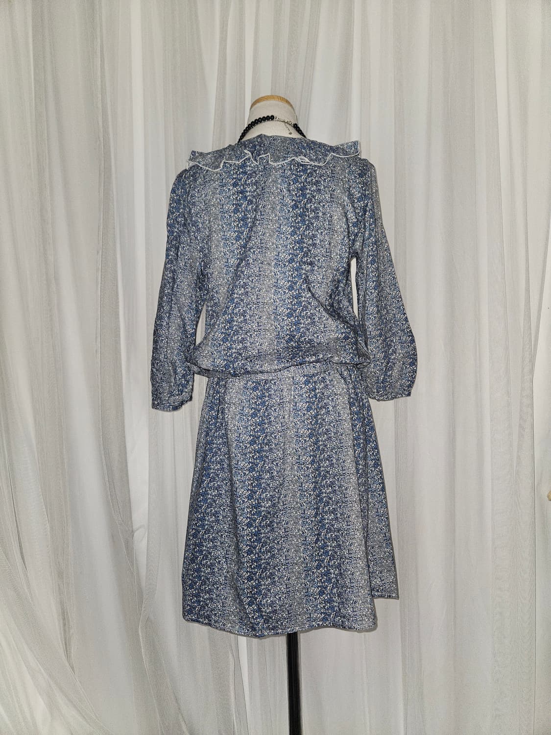 earth music&ecology 빈티지블루 잔꽃패턴 리본 러플 원피스 상품이미지4