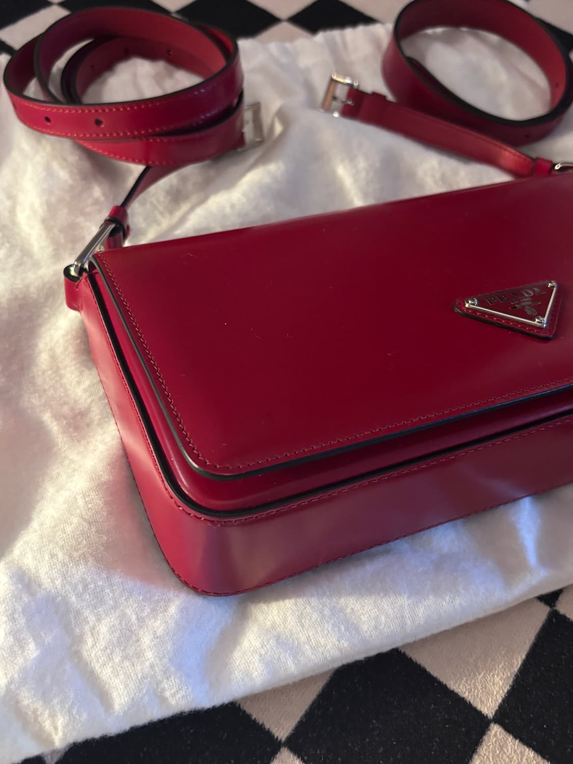 프라다 브러시드 팜므백 레드 (상태최상,더스트,쇼핑백) 상품이미지7