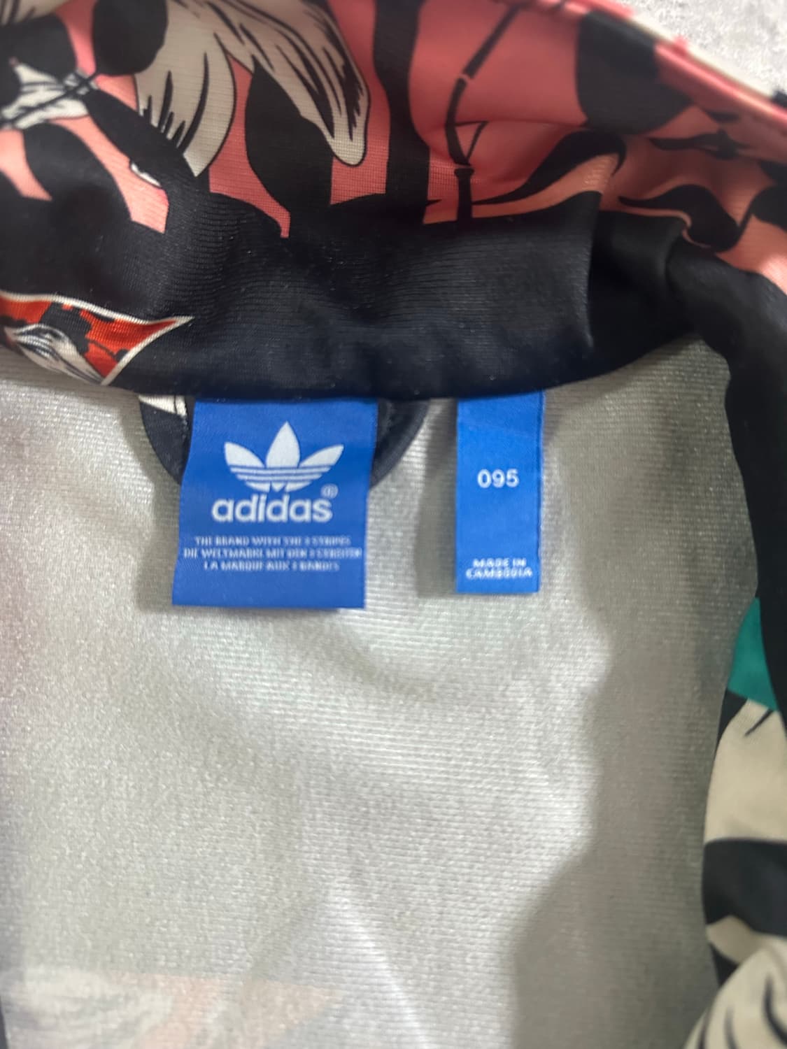 10s adidas 아카이브 우먼스 그래픽 패치워크 트랙탑 상품이미지4