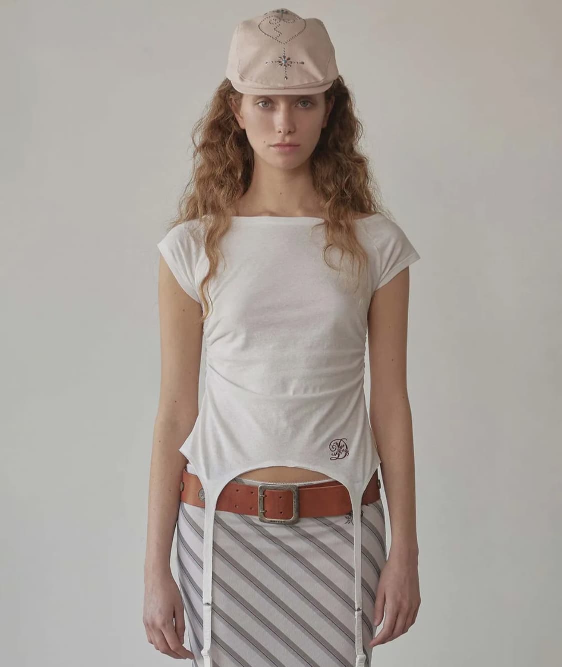 Garter Belt Tee White 상품이미지1