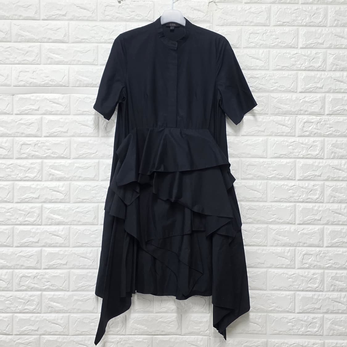 코스 COS 블랙 프릴 원피스 EUR 32 상품이미지1