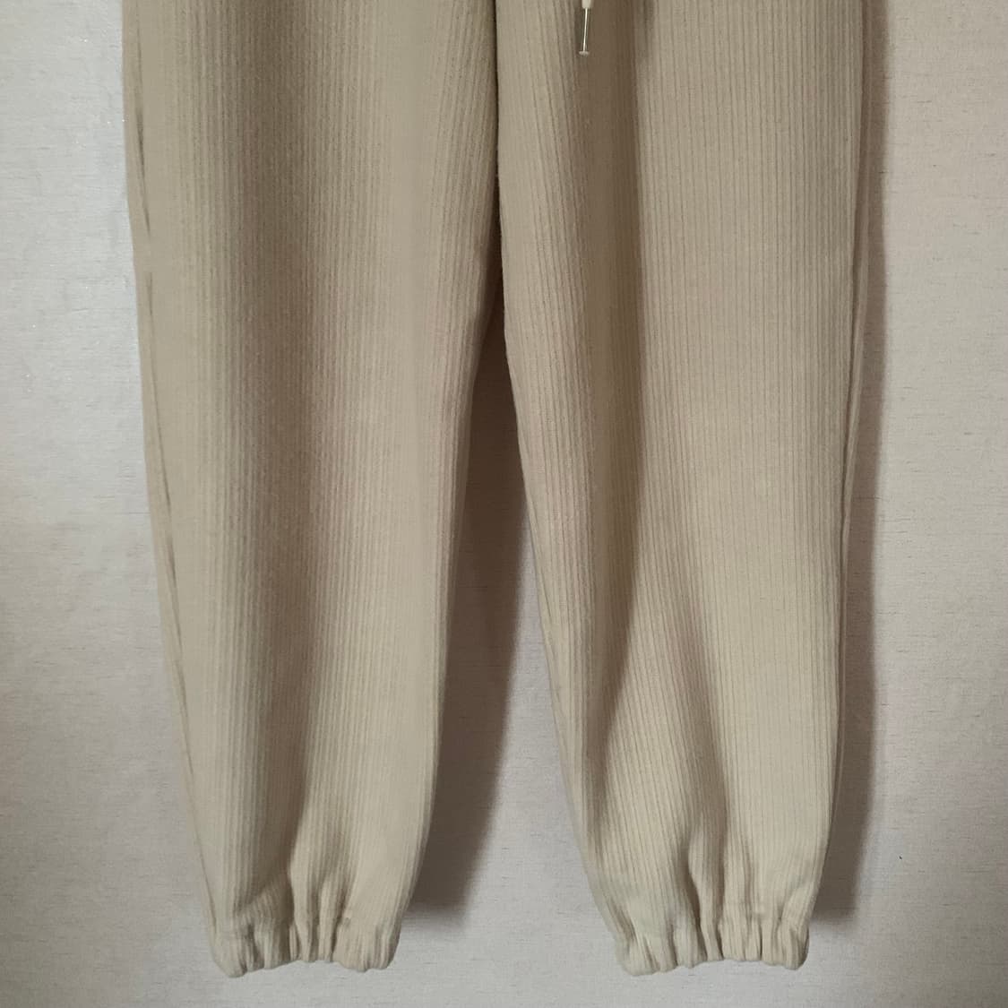 시엔느 심볼 니트 조거 팬츠 크림 상품이미지7