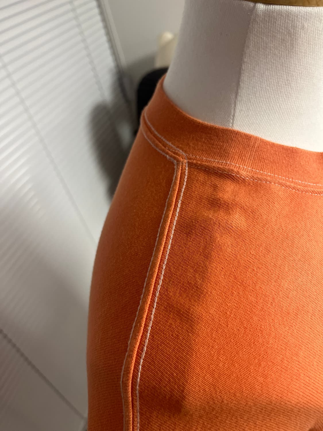 EVCON 에비콘 오렌지 오버핏 롱 슬리브 티셔츠 3 상품이미지2