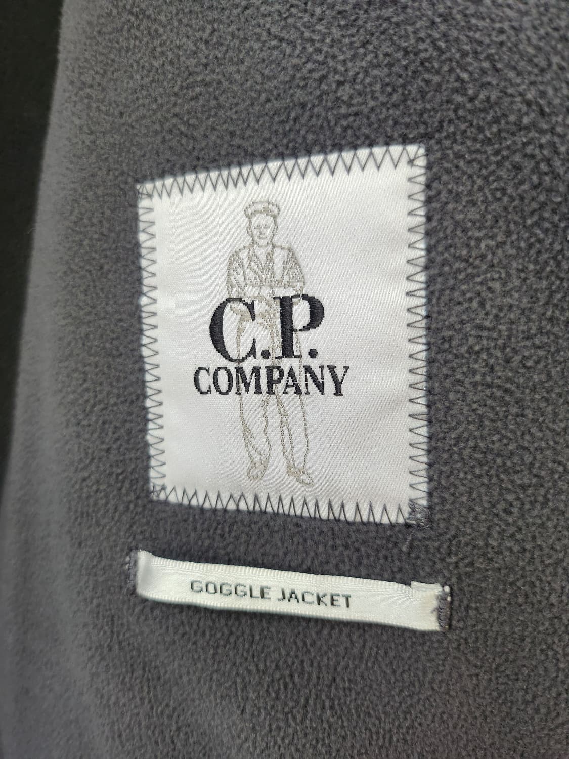 씨피컴퍼니 쉘 고글 자켓 판매합니다 상품이미지5