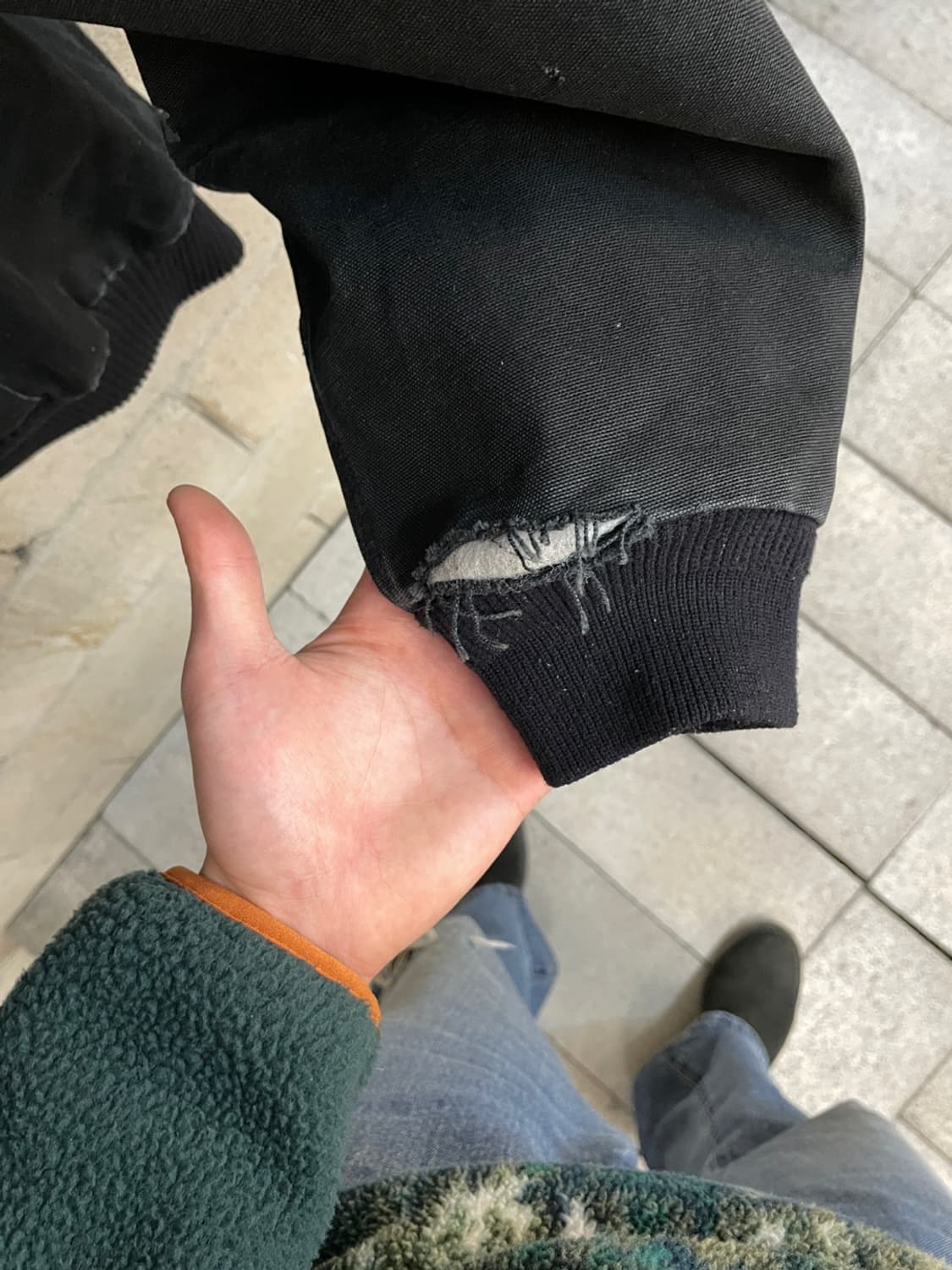 칼하트 J131 블랙 액티브 자켓 상품이미지7