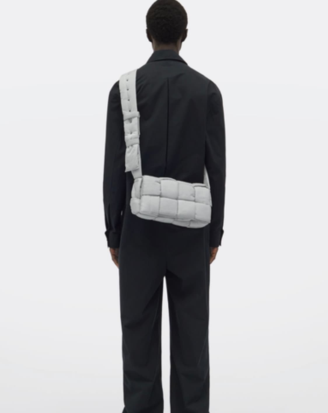 보테가 베네타 / 패딩 카세트 백 / 그레이 / 사이즈 M 상품이미지1