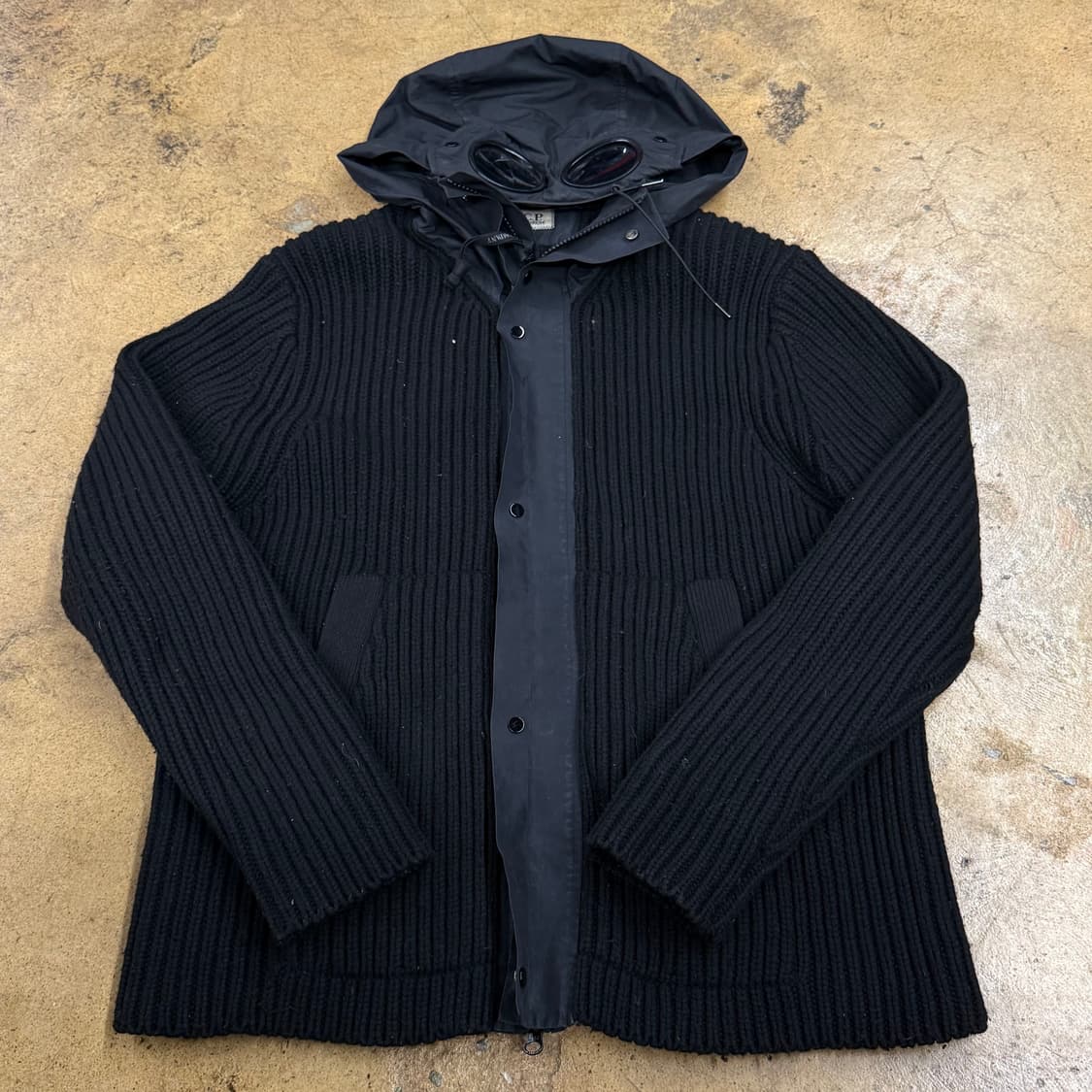 [정품] C.P.컴퍼니 고글 후드 니트 블랙 b18 상품이미지2
