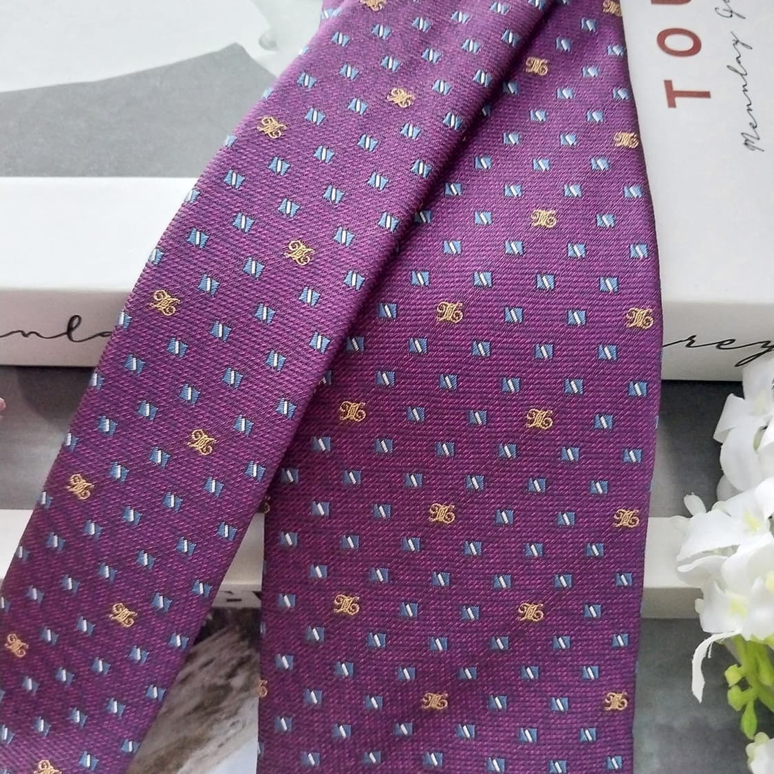 닥스 실크 퍼플 마이크로 패턴 넥타이 8.2cm A+등급 K1584
 상품이미지4