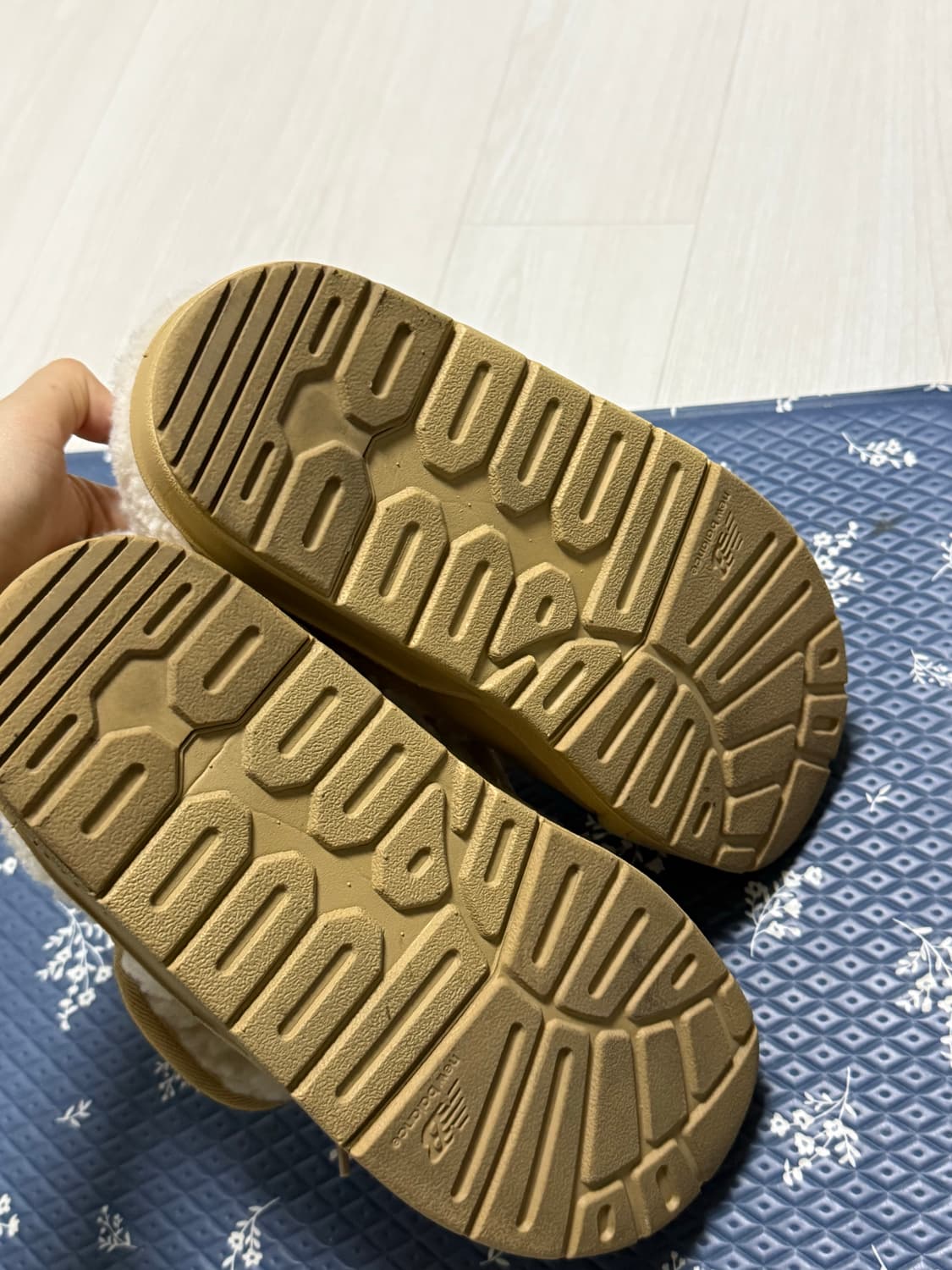 뉴발란스 플러피웜 베이지 240 상품이미지9