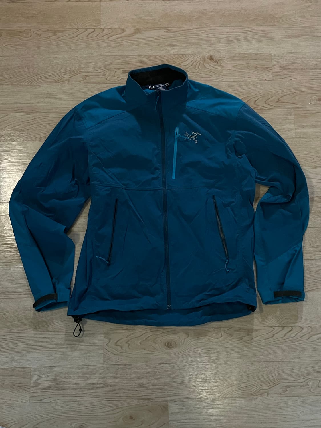 아크테릭스 바람막이 상품이미지1