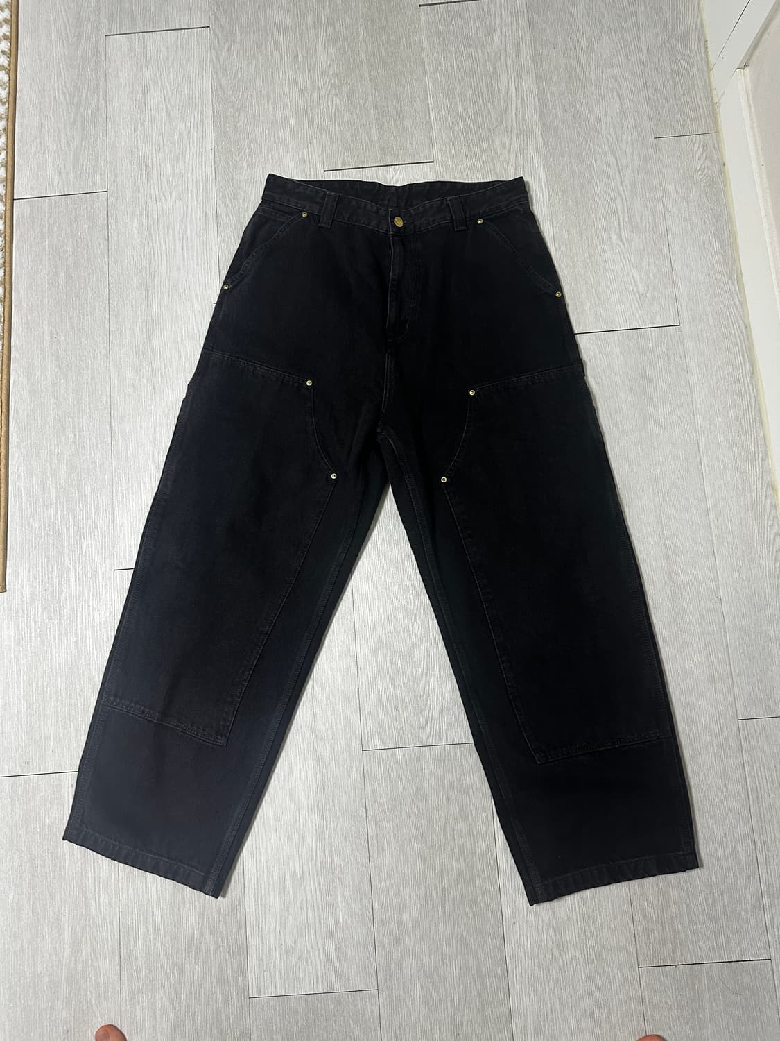 칼하트 WIP 내쉬 루즈 핏 더블 니 팬츠 블랙 스톤 워시드 상품이미지3
