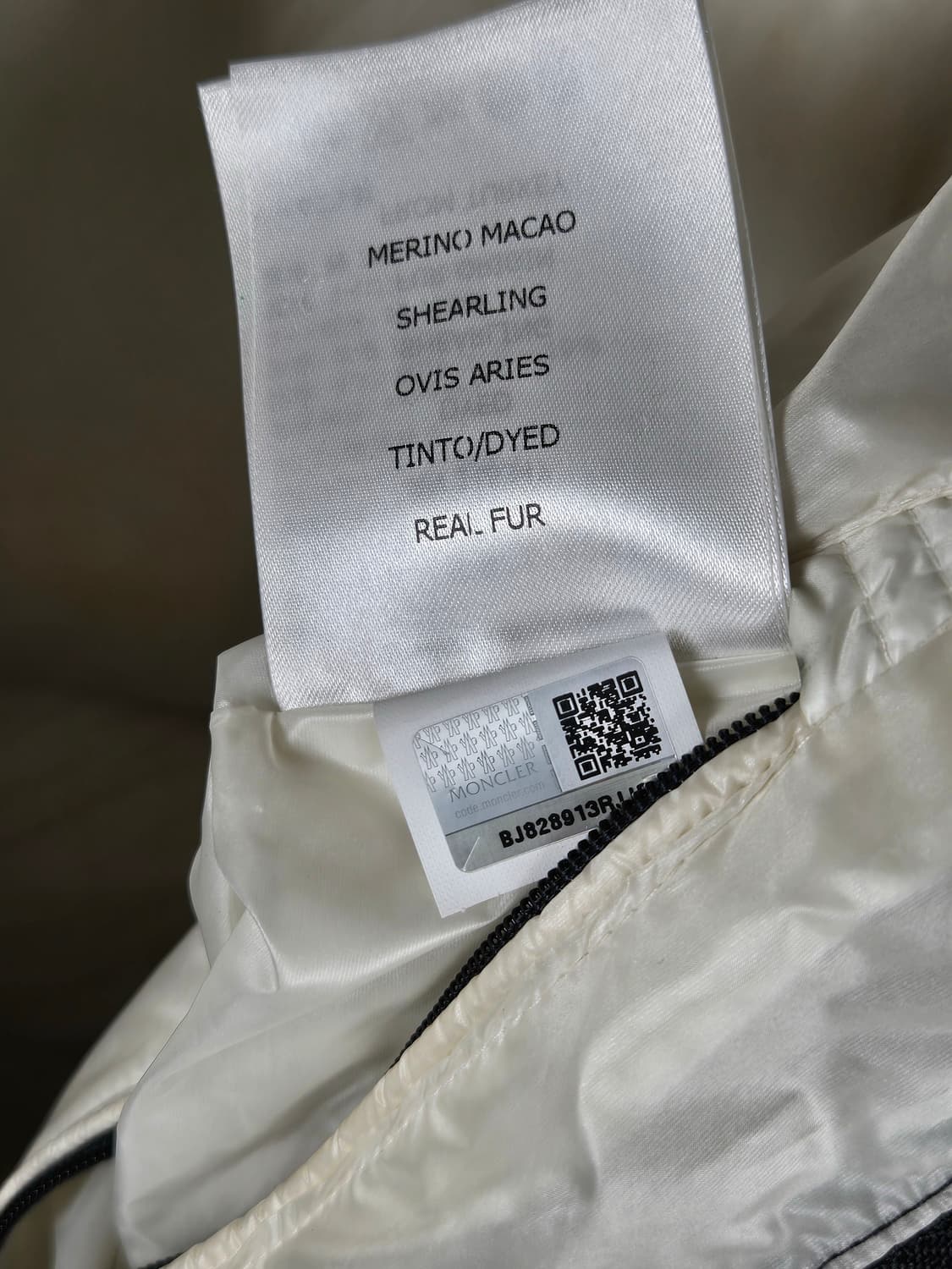 몽클레어 x 아미 올랜드 양털카라 후드패딩 상품이미지8