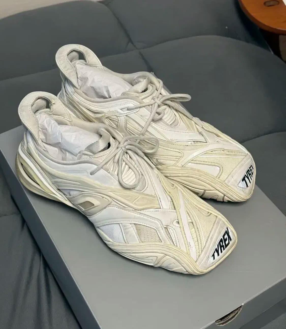 발렌시아가 타이렉스 43 풀박 상품이미지1