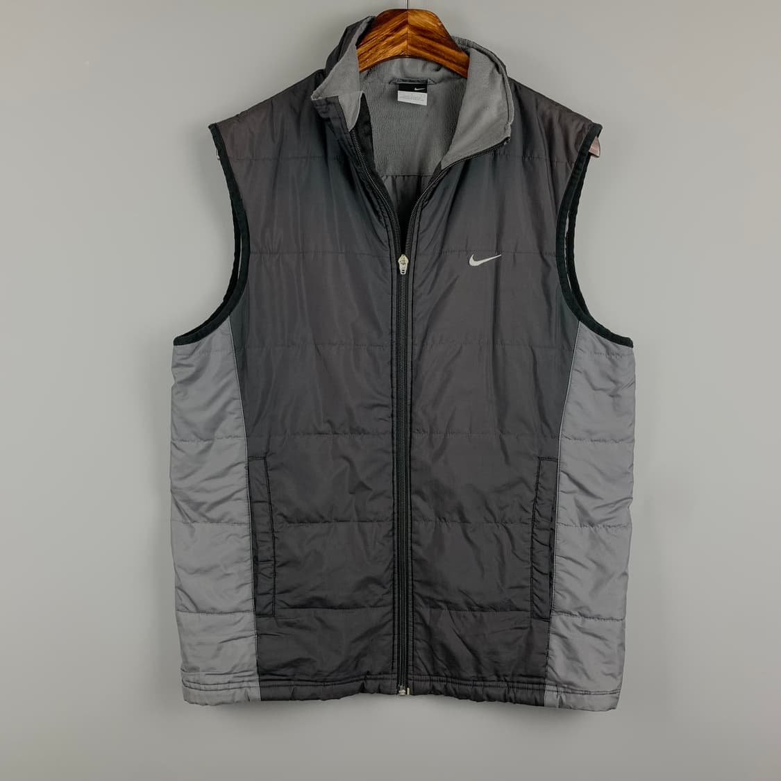 나이키 스우시 블랙 경량 조끼 패딩 상품이미지2