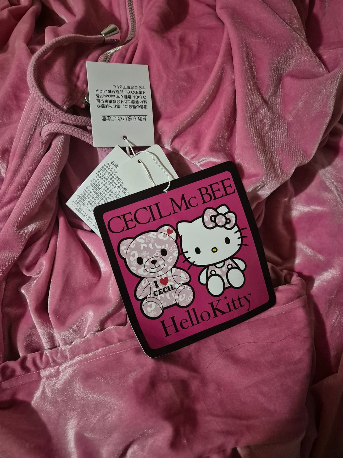 새상품) 세실맥비 헬로키티 돈키호테 아피아 한정판 핑크 벨로아 갸루 셋업 상품이미지4