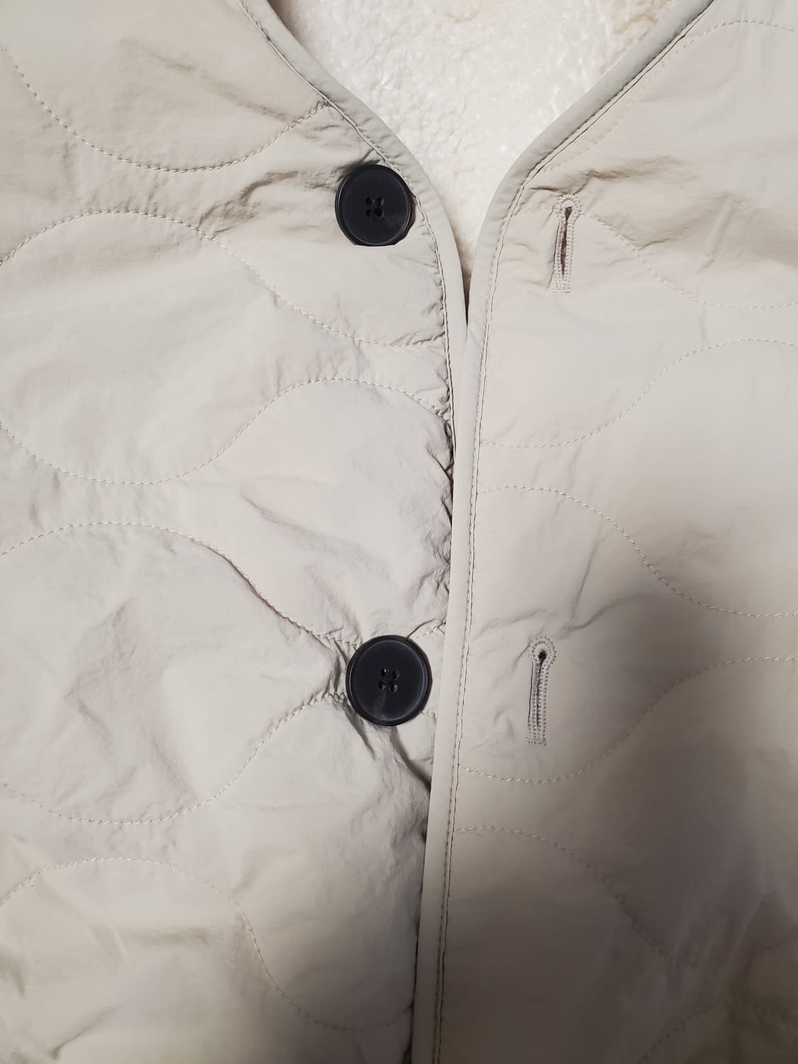 에잇세컨즈 리버시블 보아 물결 퀼팅 양면 플리스 패딩 320X38LY6A 상품이미지4