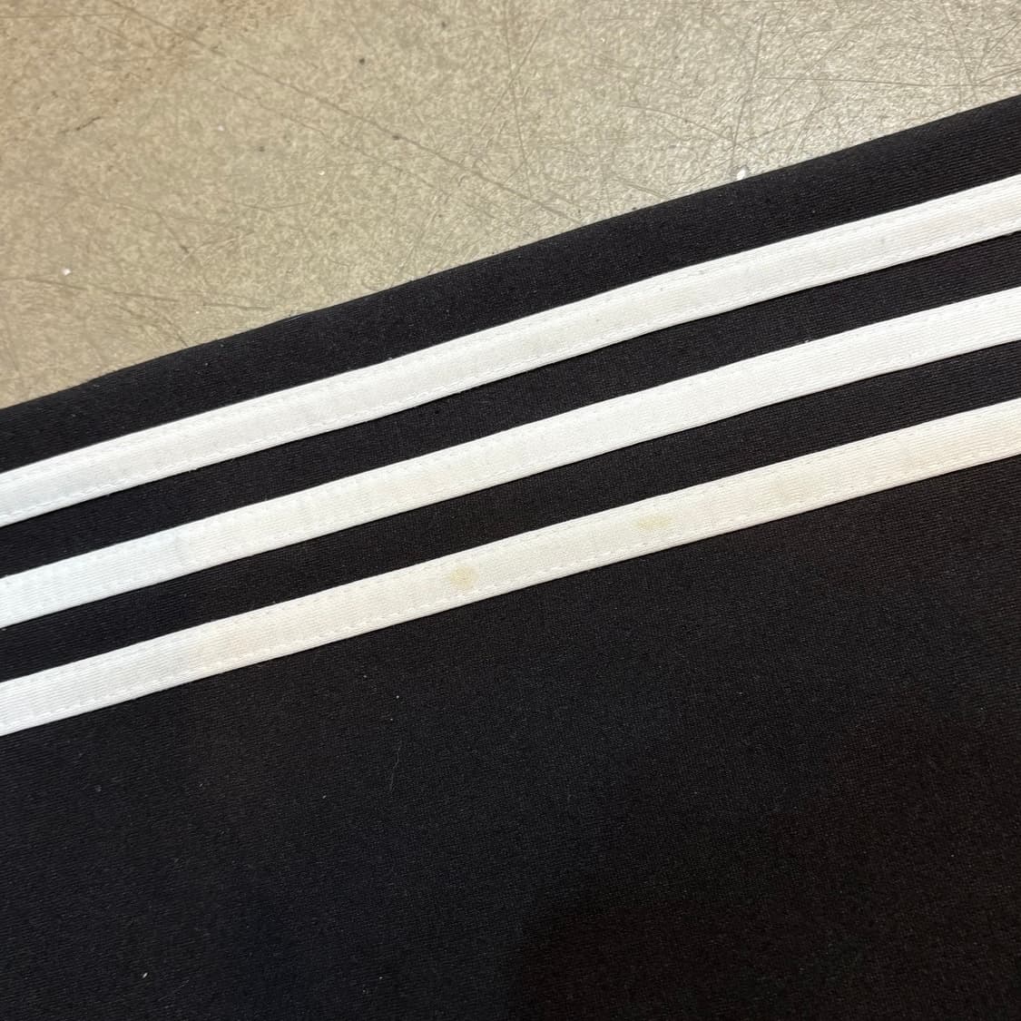 110 아디다스 첼시 블루 파이핑 블랙 트랙탑  상품이미지6