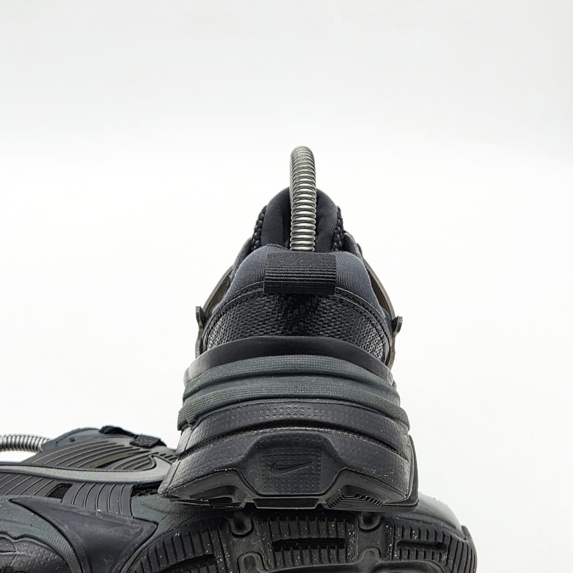  나이키 V2K 런 블랙 앤트러사이트 (255) 상품이미지2