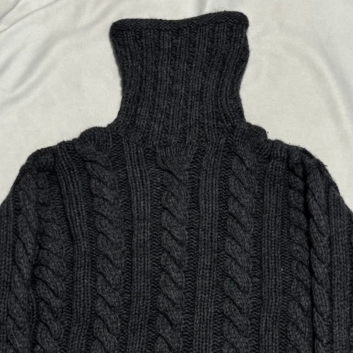100 돌체앤가바나 챠콜 목폴라 케이블 니트 상품이미지1