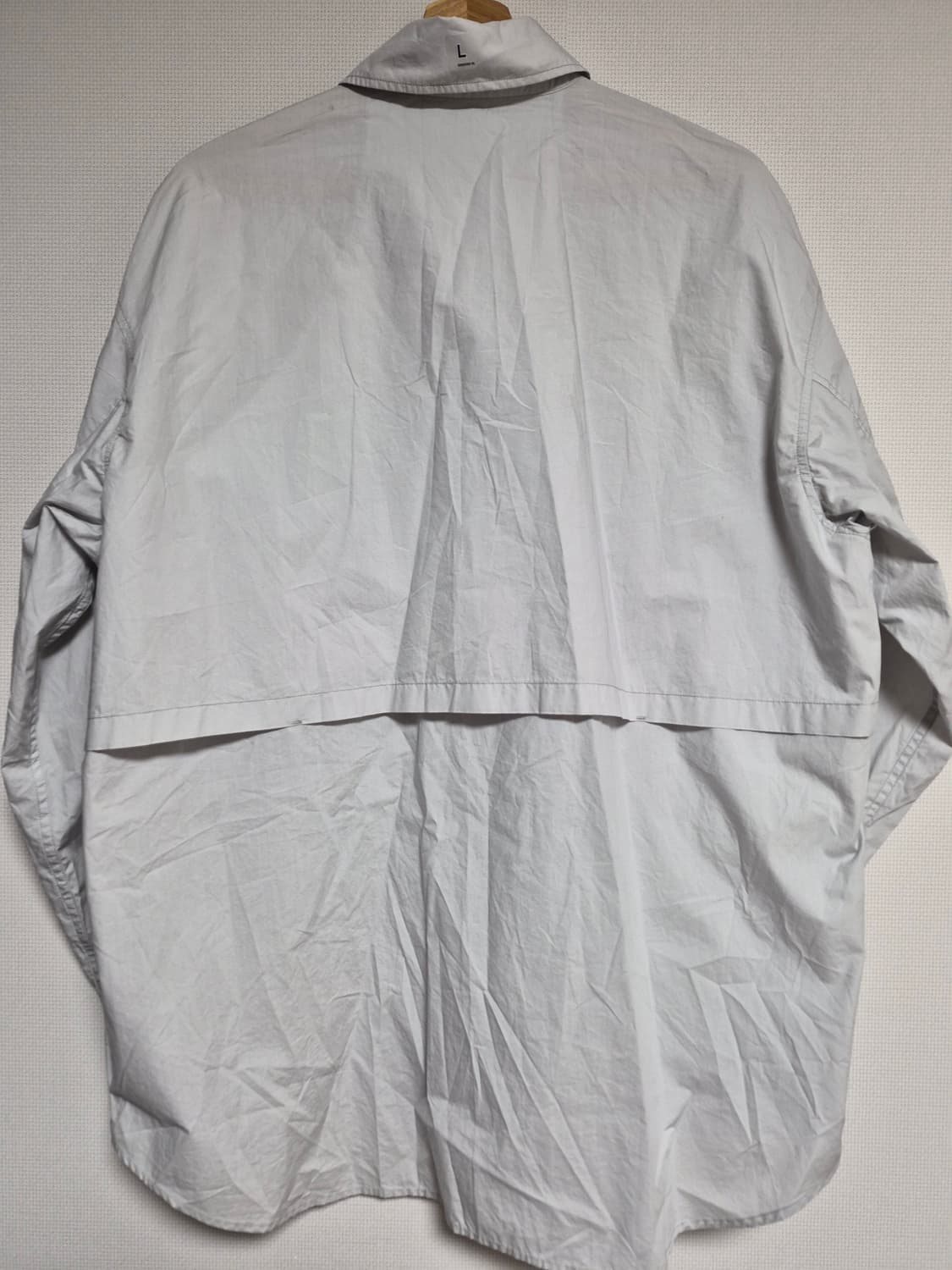 유니클로 바람막이 셔츠 새상품 라이트그레이 상품이미지3