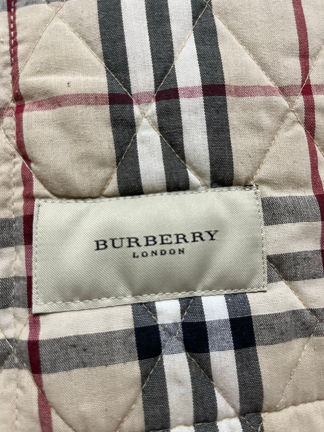 버버리 퀼팅 자켓 라임 XS 정품 상품이미지4