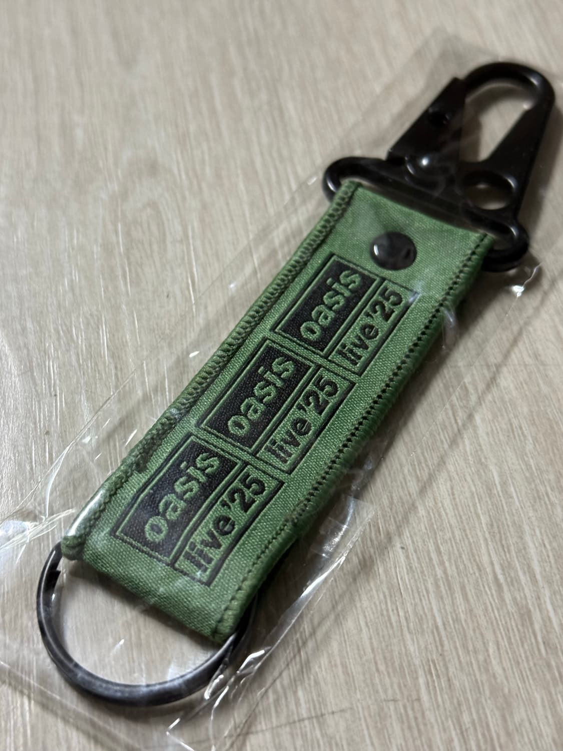 공식 오아시스 라이브 25 그린 키링 상품이미지2