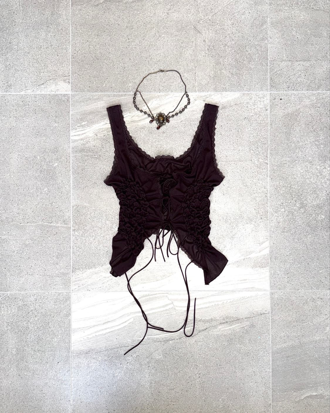 Brown wrinkled shirring lace strap 슬리브리스 상품이미지1