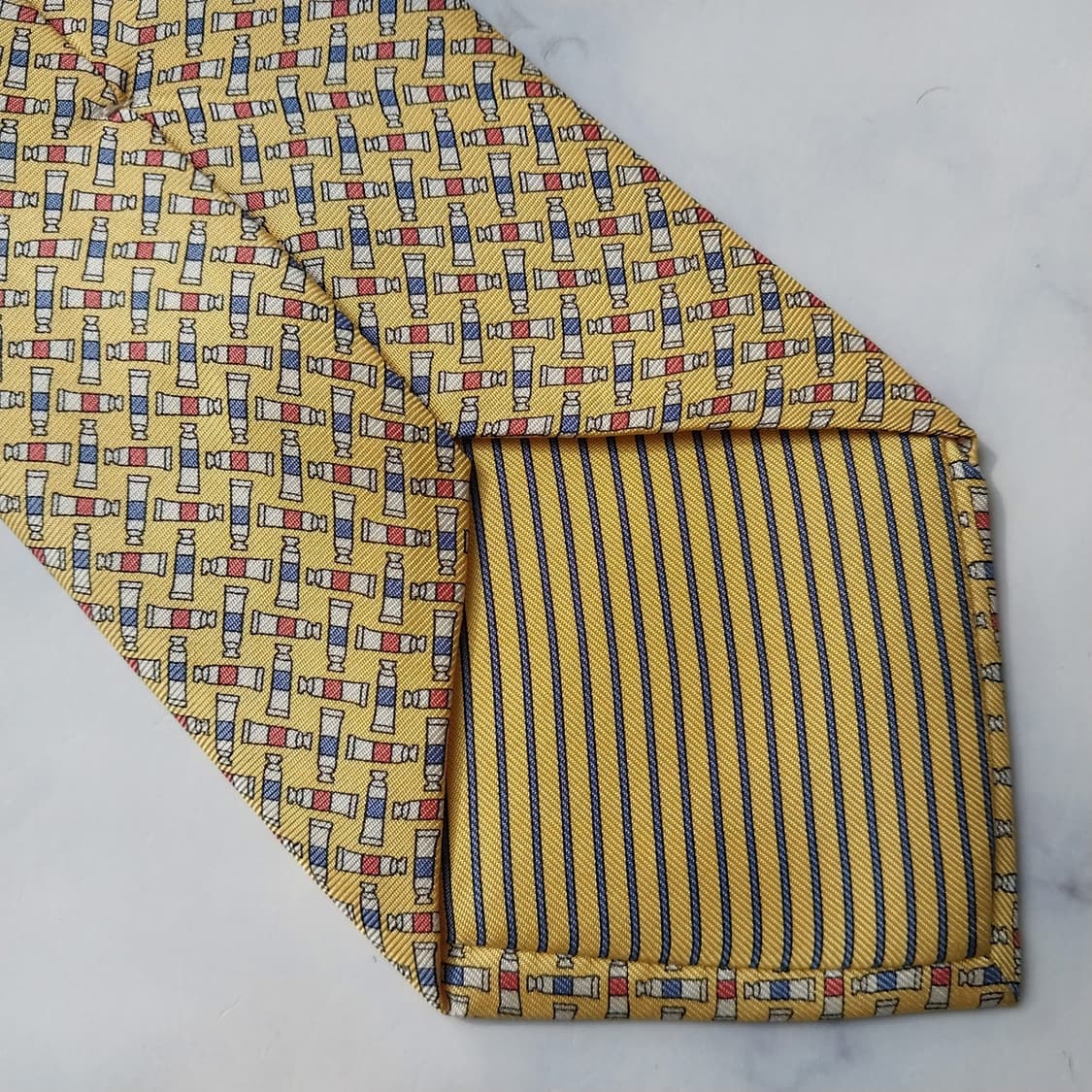 던힐 실크 옐로우 페인트 모티브 넥타이 9cm A등급 K2103
 상품이미지7