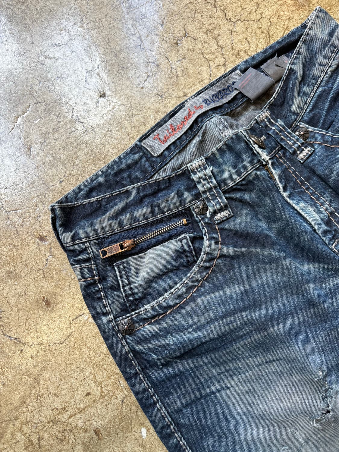 버커루 데미지 디테일 워싱 데님 팬츠 상품이미지4