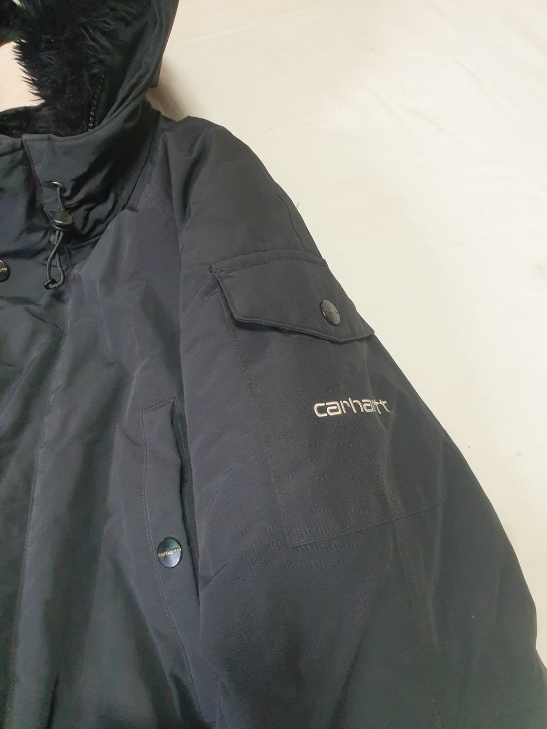 칼하트 블랙 앵커리지 파카 상품이미지2