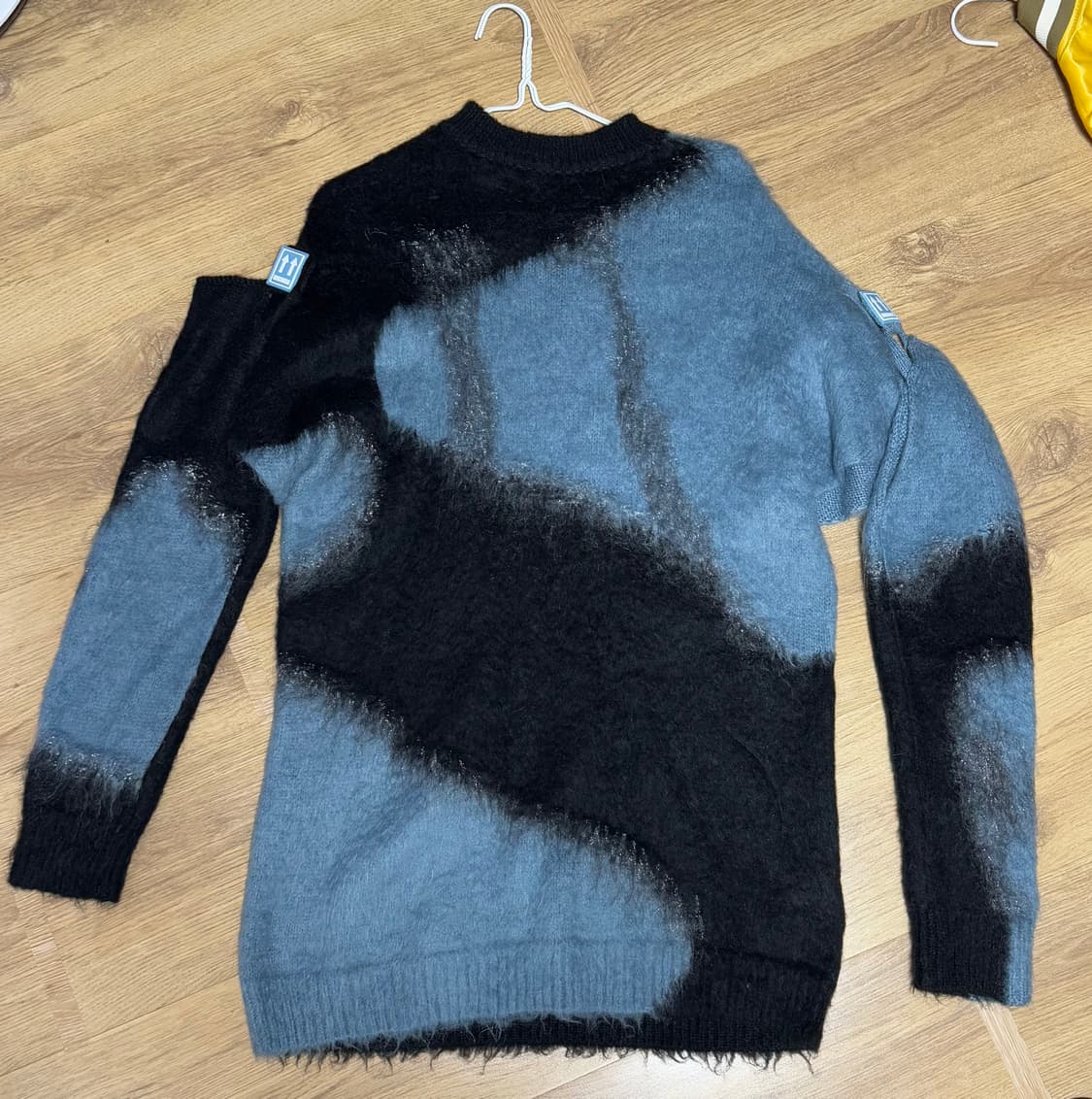 Off-White 18 F/W 모헤어 크루넥 스웨터 상품이미지2