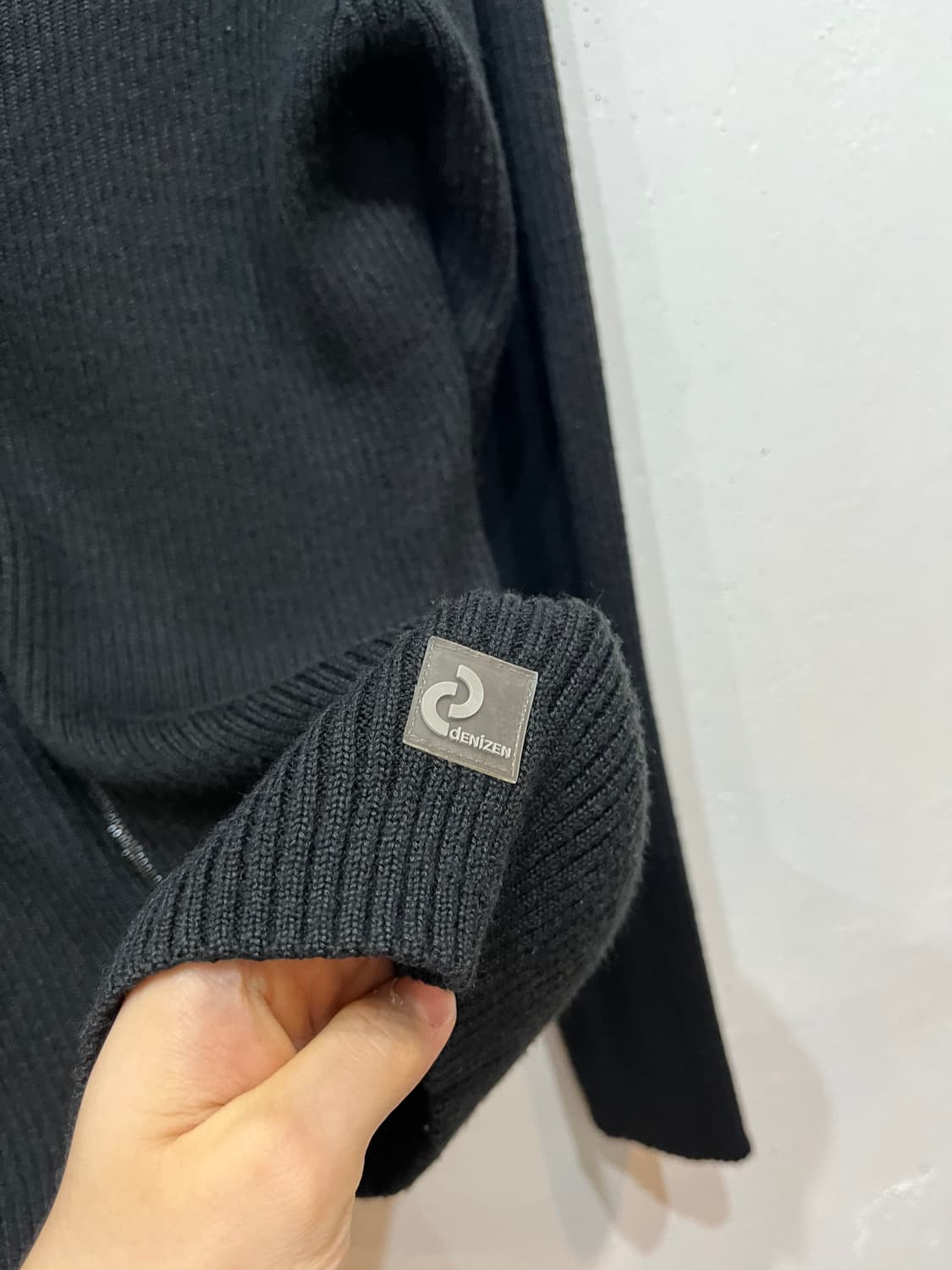 리바이스 DENIZEN 숄더패치 골지 니트집업 블랙 XL 상품이미지6