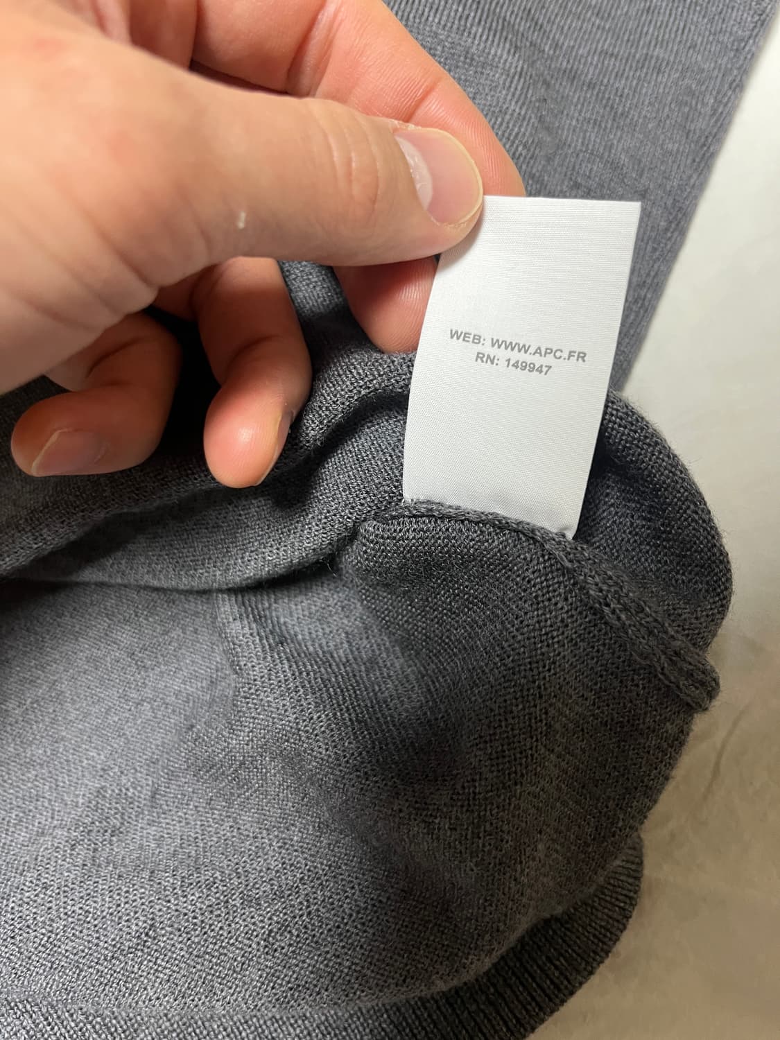 A.P.C 아페쎄 라운드넥 그레이 가디건 상품이미지6