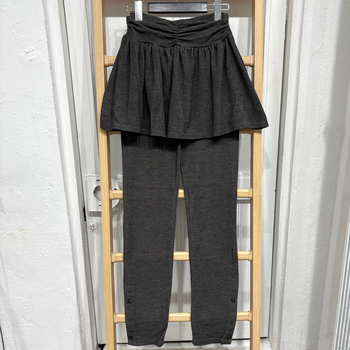 [새상품] 플리츠 레이어드 레깅스 상품이미지1