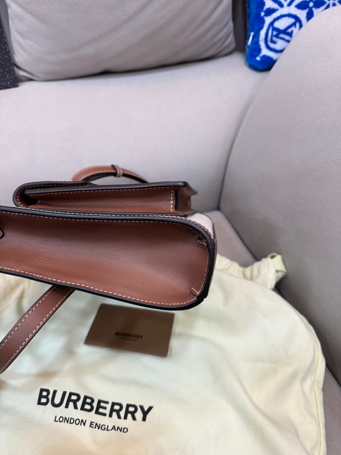 버버리 캔버스 미니 포켓백  상품이미지2