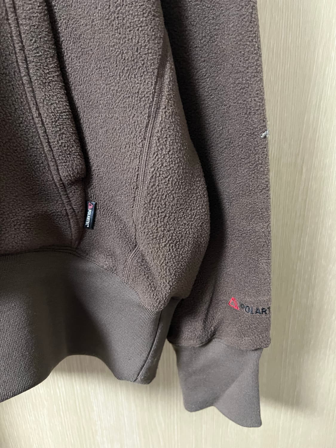 디스이즈네버댓 브랜드의 후리스 L 상품이미지3