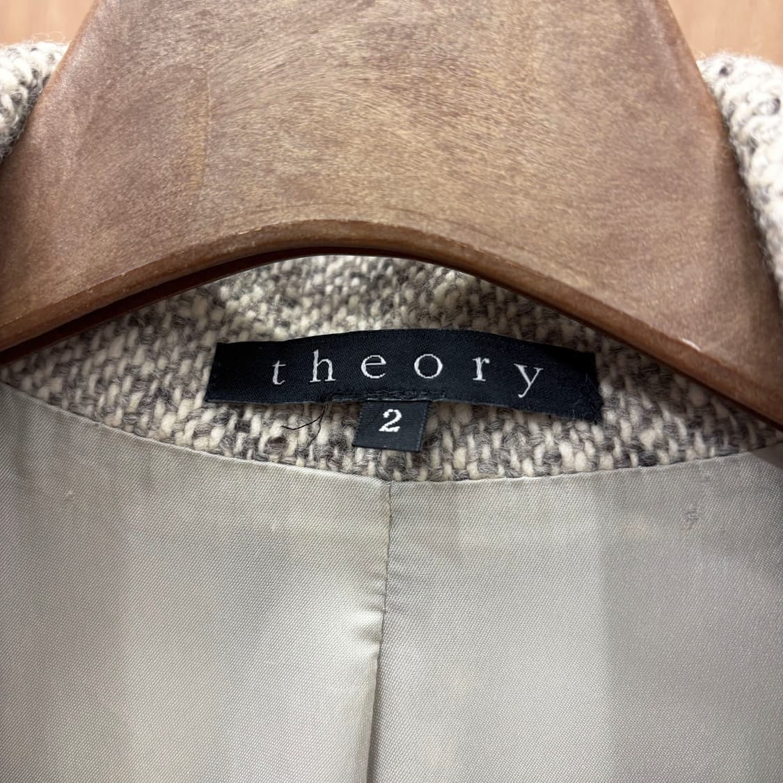 띠어리 울 블렌드 숏 피코트 더블 브레스트 트위드 텍스처 디테일 그레이 상품이미지6