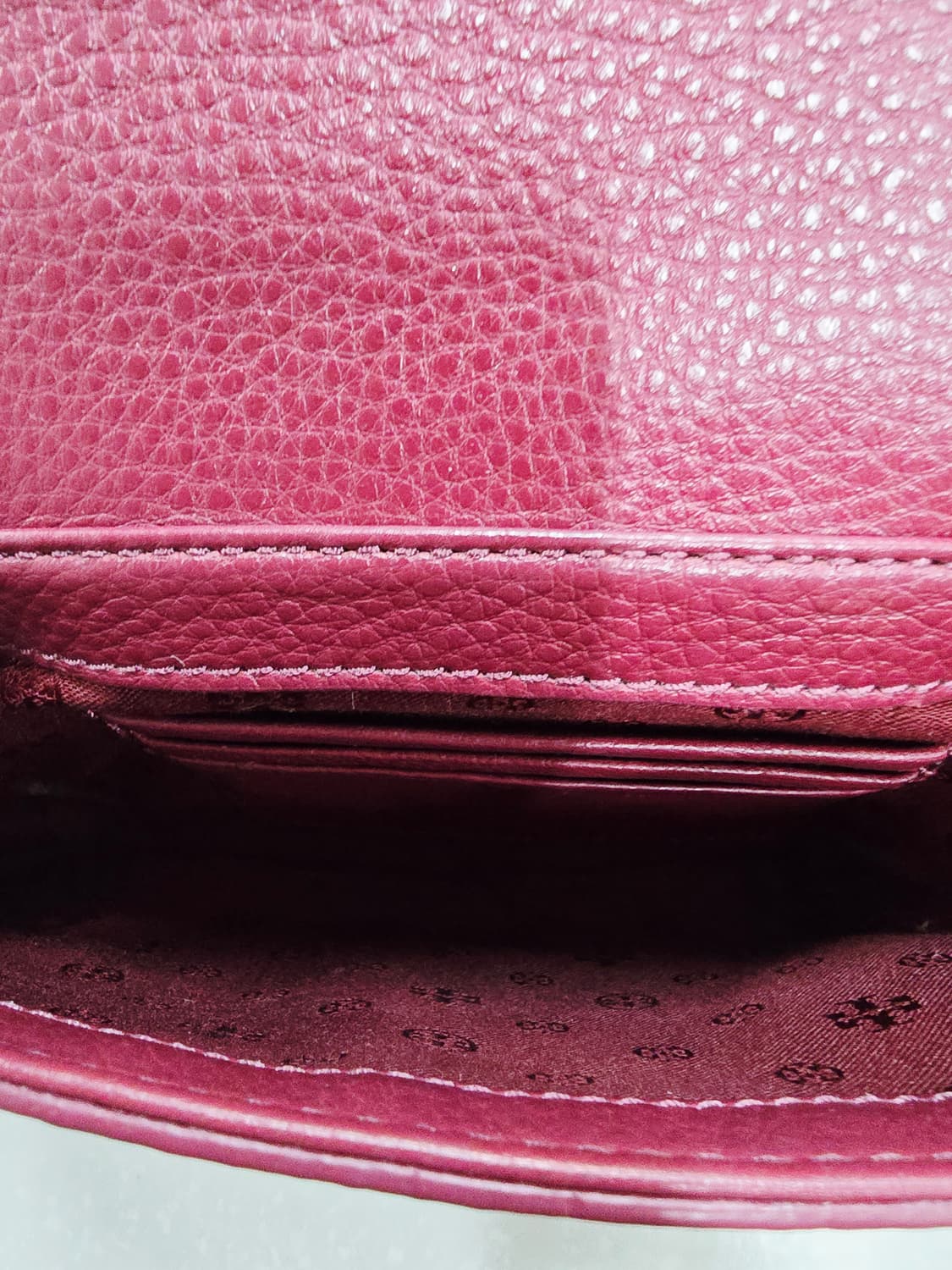 토리버치 버건디 플랩 체인 크로스백 상품이미지10